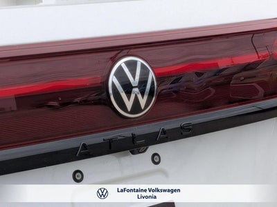 2026 Volkswagen Atlas Cross Sport 2.0T SEL R-Line Black