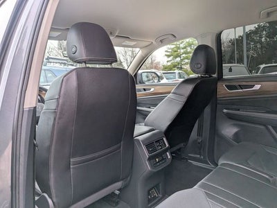 2025 Volkswagen Atlas 2.0T SE w/Technology