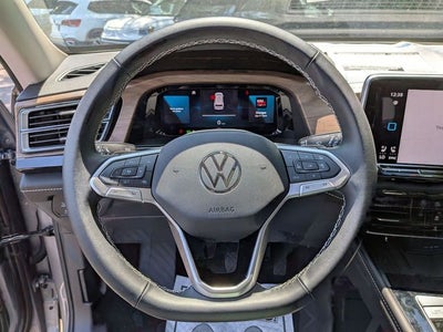 2025 Volkswagen Atlas 2.0T SE w/Technology