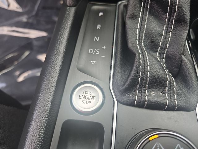 2023 Volkswagen Atlas Cross Sport 3.6L V6 SEL R-Line