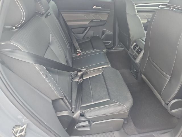 2023 Volkswagen Atlas Cross Sport 3.6L V6 SEL R-Line