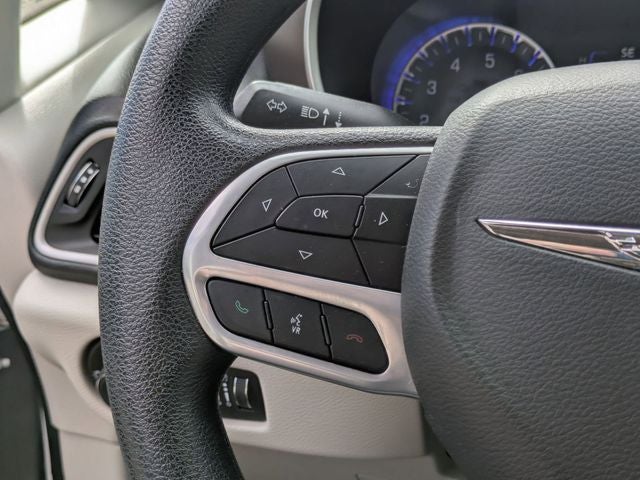 2021 Chrysler Voyager LXI