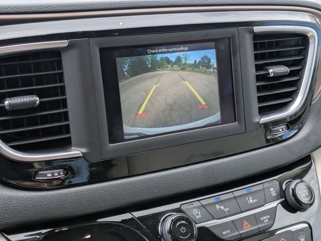 2021 Chrysler Voyager LXI