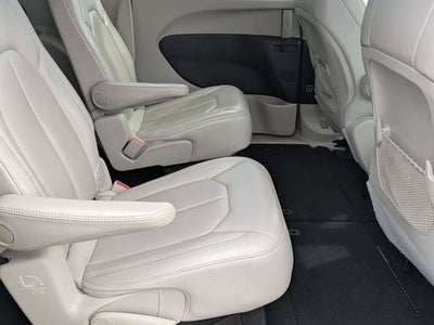 2021 Chrysler Voyager LXI