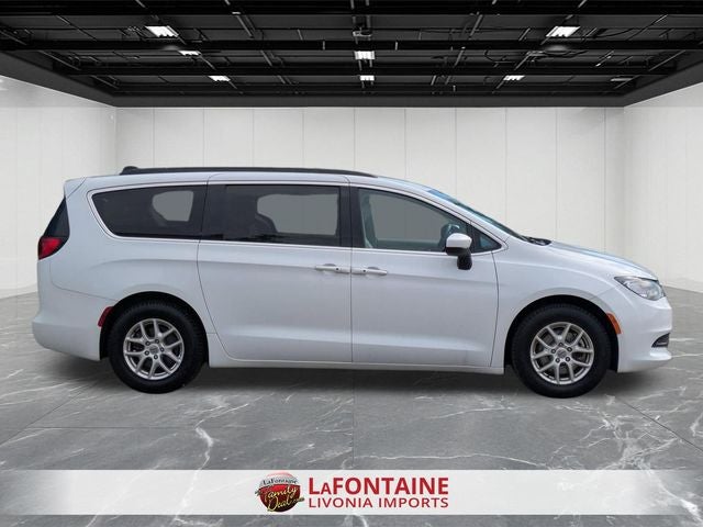 2021 Chrysler Voyager LXI