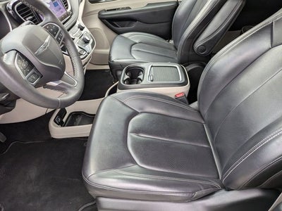 2023 Chrysler Pacifica Hybrid Touring L