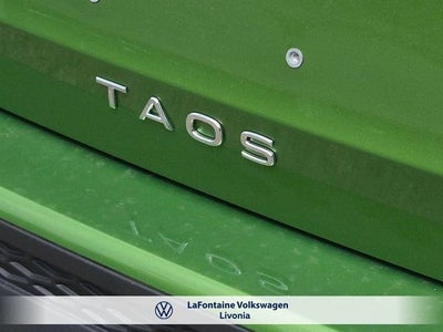 2026 Volkswagen Taos 1.5T SE Black