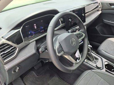 2026 Volkswagen Taos 1.5T SE Black