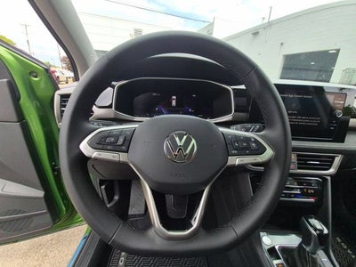 2026 Volkswagen Taos 1.5T SE Black