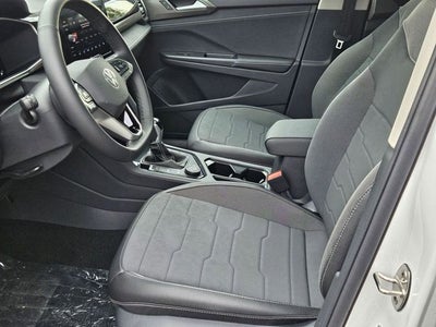 2025 Volkswagen Taos 1.5T SE Black