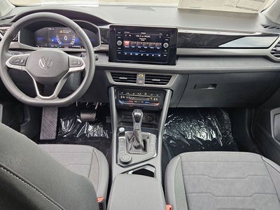 2025 Volkswagen Taos 1.5T SE Black