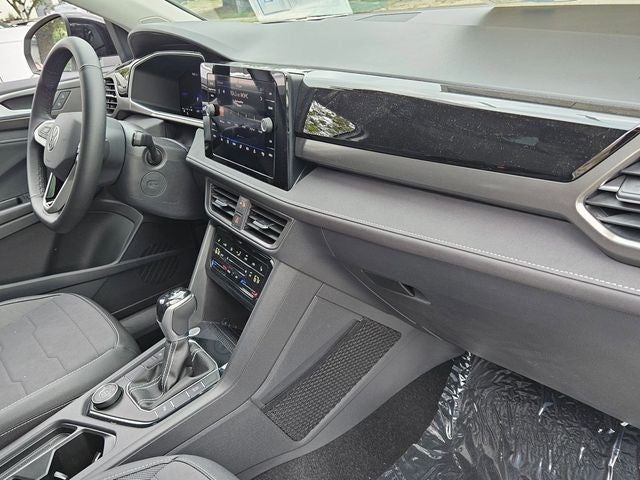 2025 Volkswagen Taos 1.5T SE Black