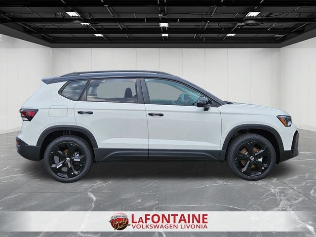 2025 Volkswagen Taos 1.5T SE Black