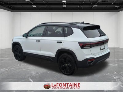 2025 Volkswagen Taos 1.5T SE Black