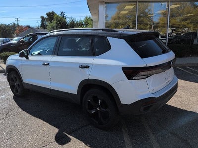 2025 Volkswagen Taos 1.5T SE Black