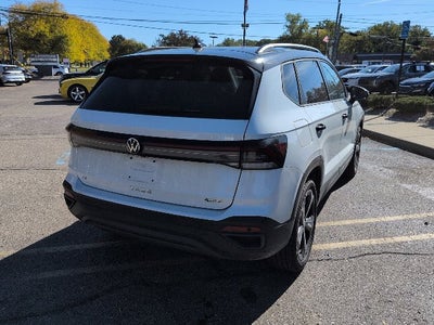 2025 Volkswagen Taos 1.5T SE Black