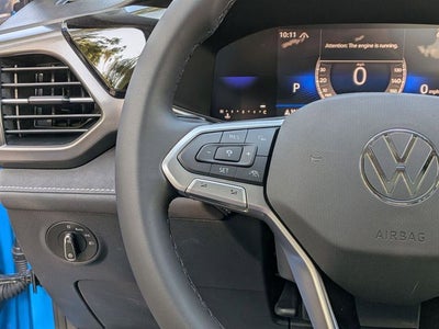 2025 Volkswagen Taos 1.5T SE Black