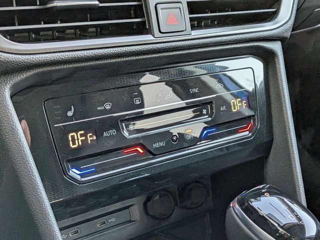 2025 Volkswagen Taos 1.5T SE Black