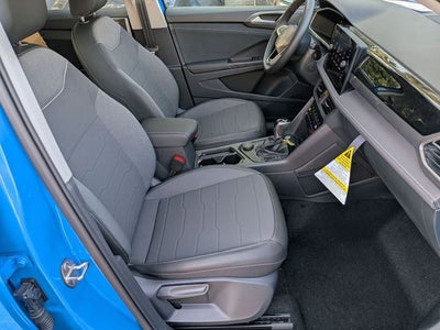 2025 Volkswagen Taos 1.5T SE Black