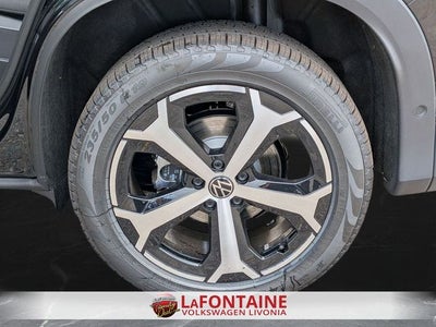 2025 Volkswagen Tiguan 2.0T SE