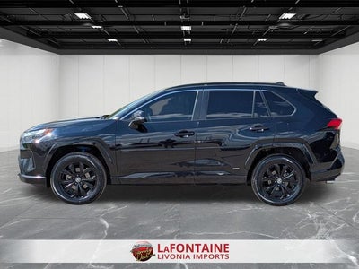 2022 Toyota RAV4 Hybrid SE