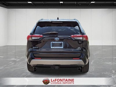 2022 Toyota RAV4 Hybrid SE