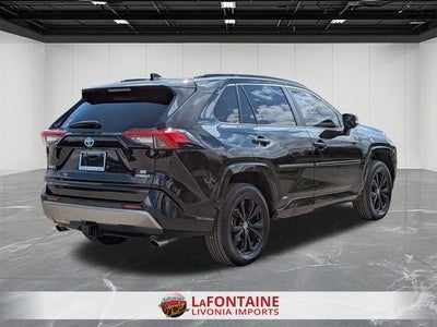 2022 Toyota RAV4 Hybrid SE