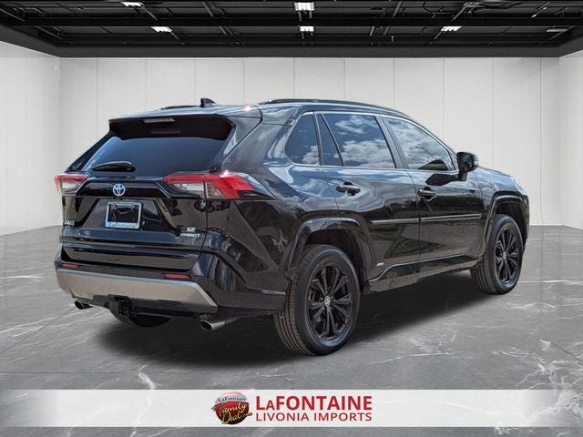 2022 Toyota RAV4 Hybrid SE