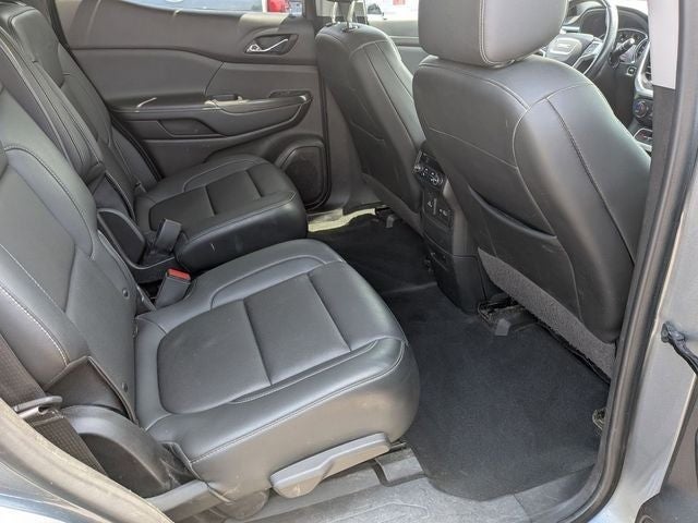 2022 GMC Acadia SLT