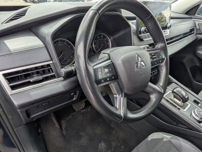 2024 Mitsubishi Outlander SE Black Edition