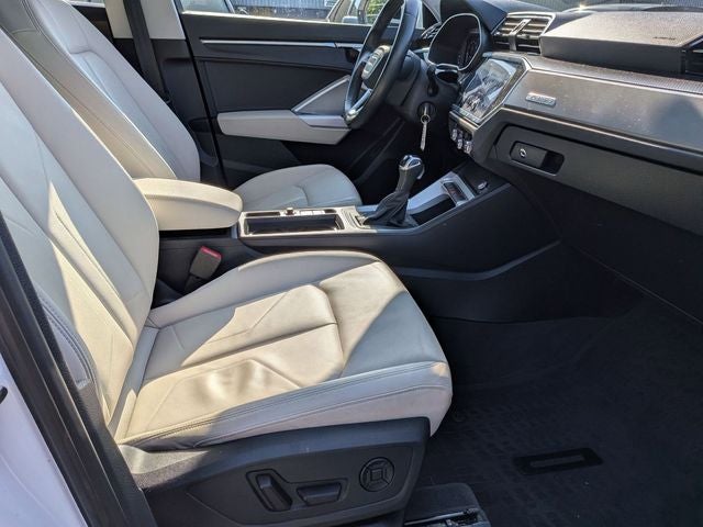 2023 Audi Q3 Premium quattro