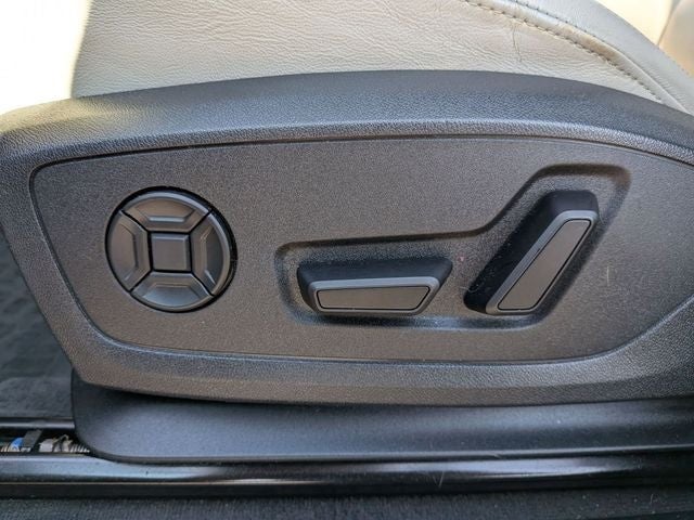 2023 Audi Q3 Premium quattro