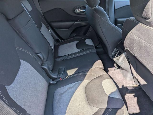 2016 Jeep Cherokee Altitude