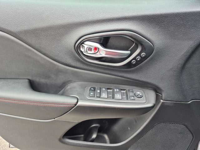 2023 Jeep Cherokee Trailhawk