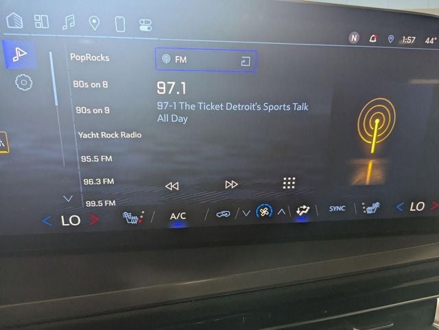 2024 Chevrolet Traverse LS