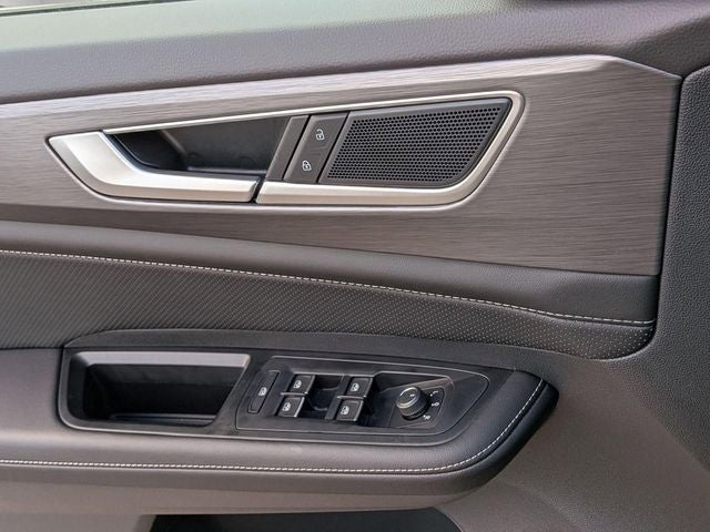 2026 Volkswagen Atlas Cross Sport SE w/Tech - Photo 13