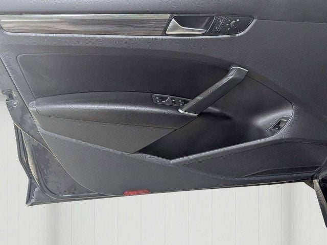 2021 Volkswagen Passat 2.0T R-Line