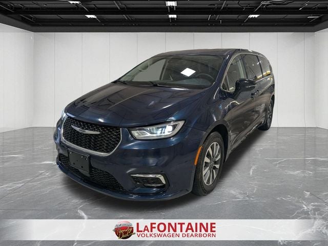2024 Chrysler Pacifica Hybrid Select