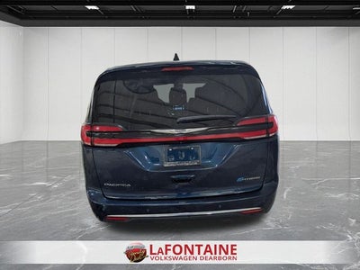 2024 Chrysler Pacifica Hybrid Select