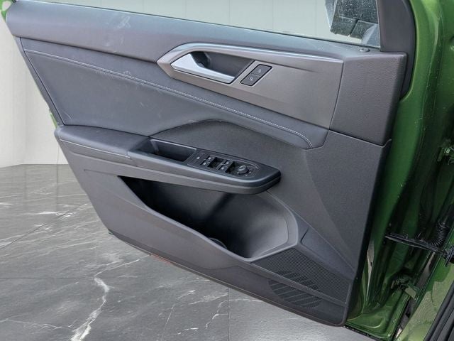 2026 Volkswagen Taos 1.5T SE Black