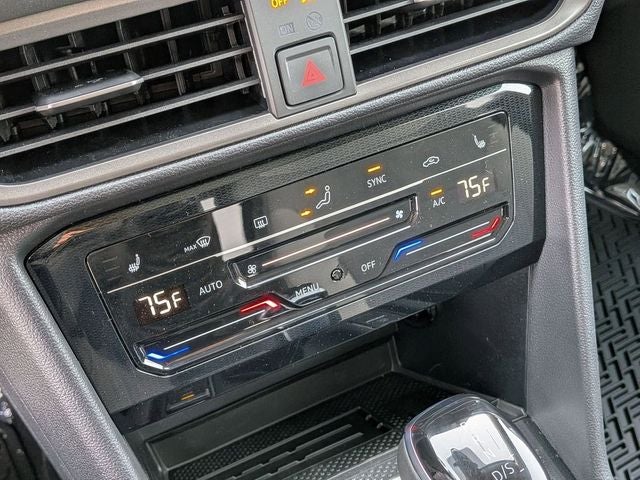 2026 Volkswagen Taos 1.5T SE Black