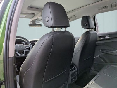 2026 Volkswagen Taos 1.5T SE Black