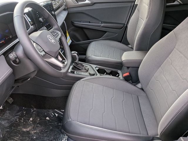 2026 Volkswagen Taos 1.5T SE Black