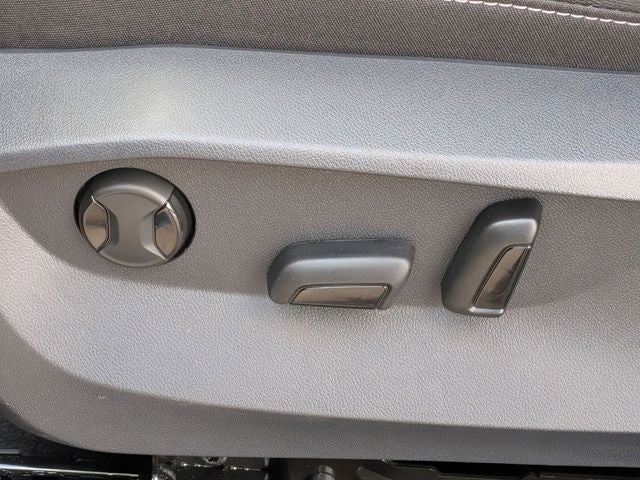 2026 Volkswagen Taos 1.5T SE Black