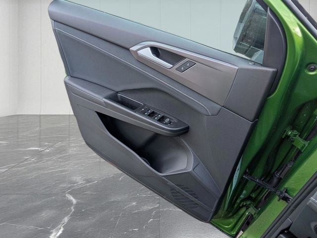 2026 Volkswagen Taos 1.5T SE Black