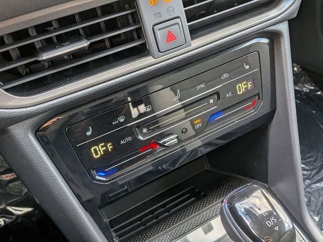 2026 Volkswagen Taos 1.5T SE Black