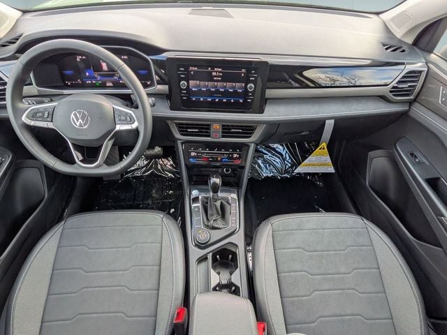 2026 Volkswagen Taos 1.5T SE Black