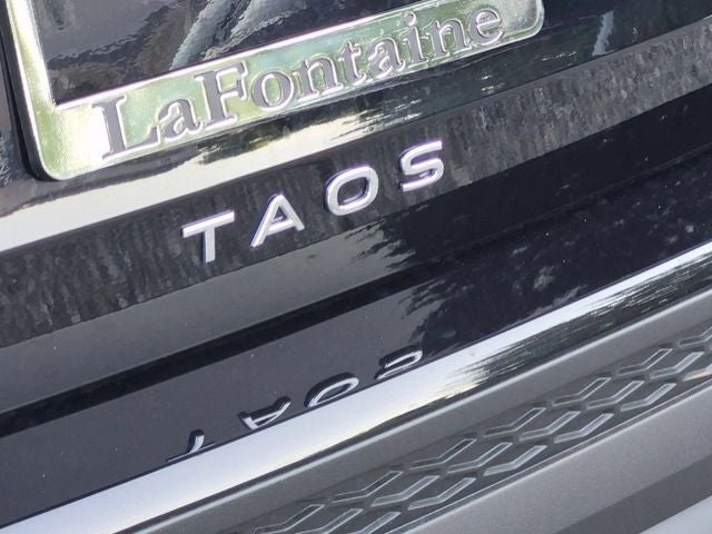 2026 Volkswagen Taos 1.5T SE Black