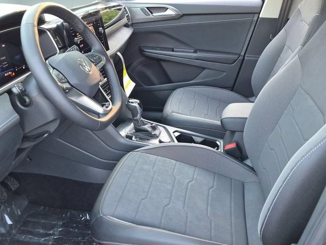 2026 Volkswagen Taos 1.5T SE Black