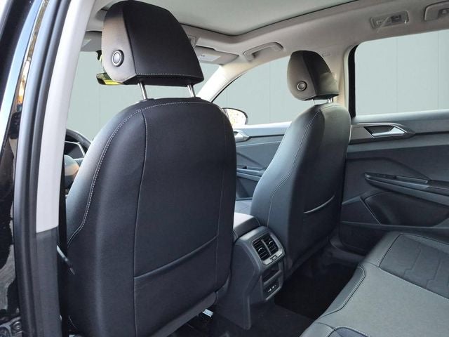 2026 Volkswagen Taos 1.5T SE Black